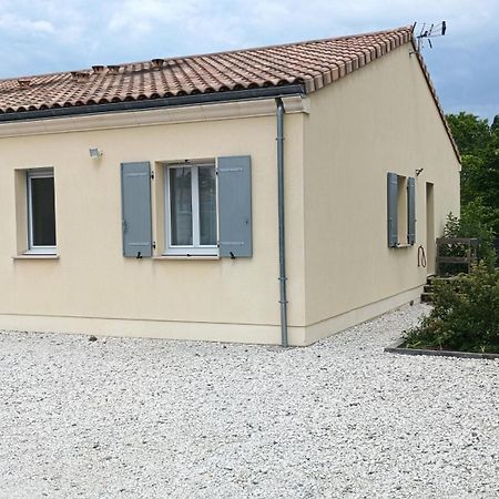 Meuble De Tourisme Classe 3 Etoiles Le Ptit Coin De Soleil - Saint Ciers D'Abzac Exterior foto