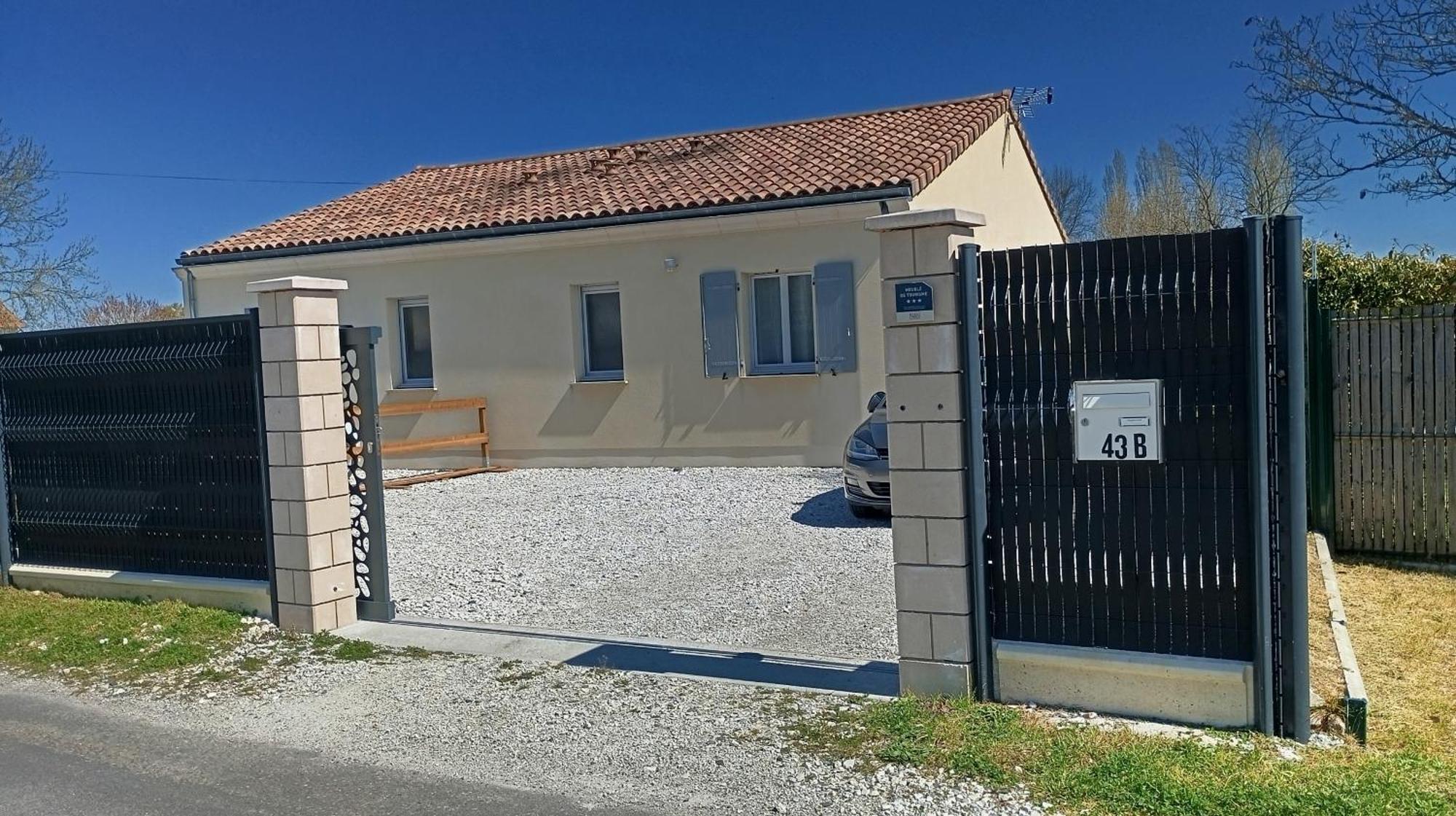 Meuble De Tourisme Classe 3 Etoiles Le Ptit Coin De Soleil - Saint Ciers D'Abzac Exterior foto